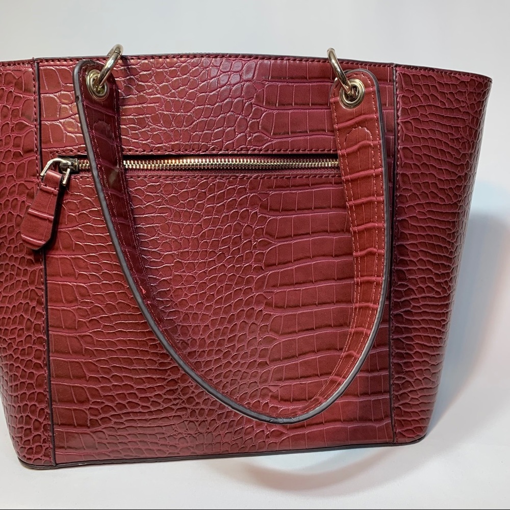 NWOT Guess Burgundy Faux Croc Tote - Picture 5 of 12